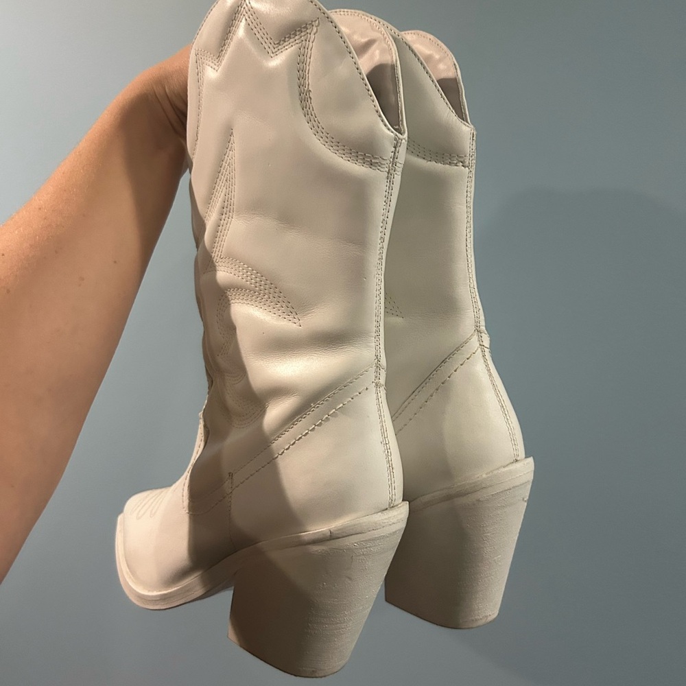 White Western-Style Women's Boots - Picture 4 of 5